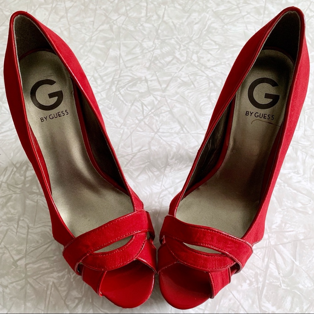 NWOT Guess Platform Peep-Toes Patent/Suede 🔥 8
